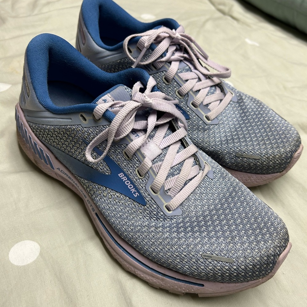 Brooks Women's Athletic Shoes in Blue and Light Pink